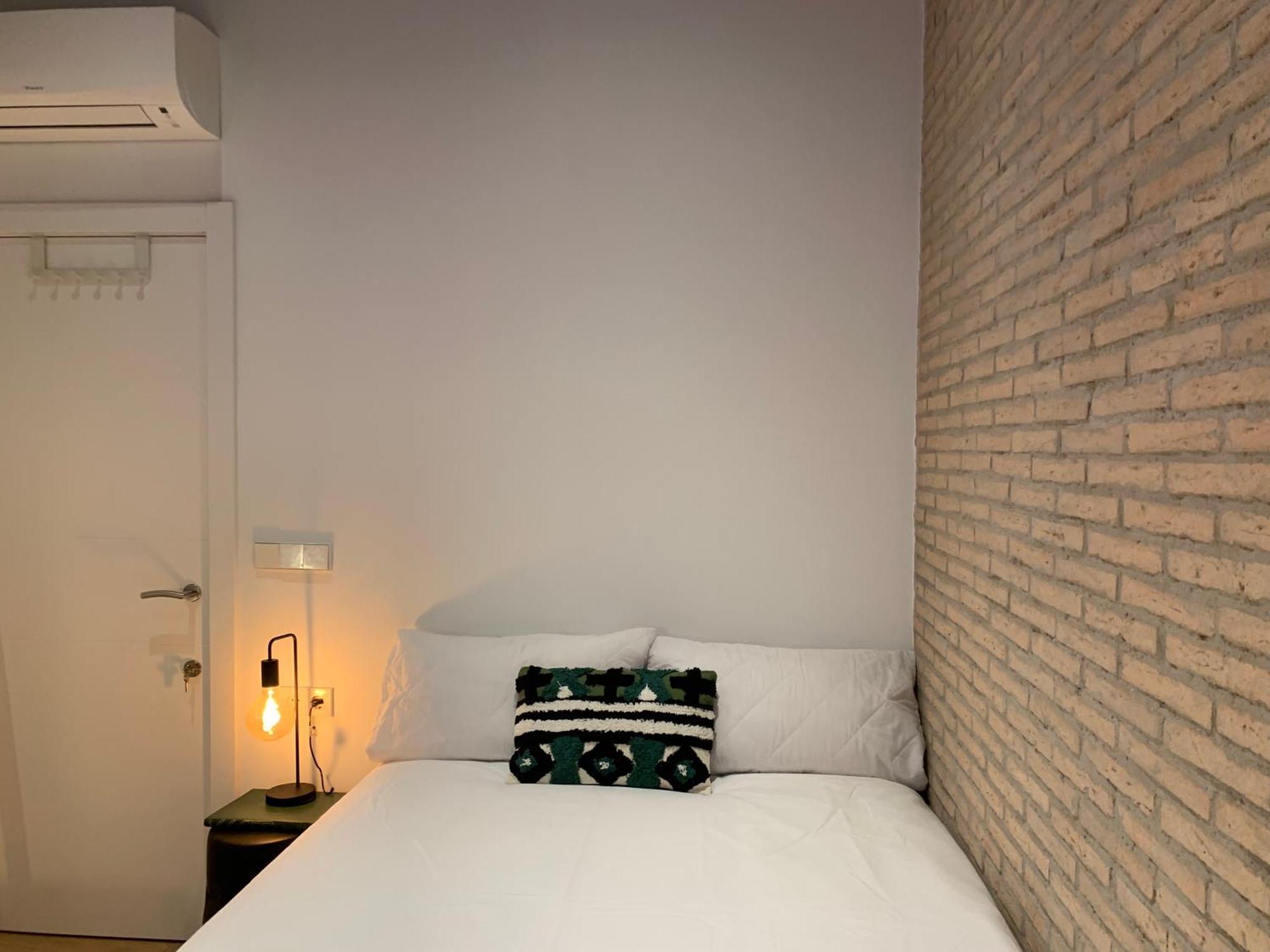 La Reina Beach Rooms Валенсия Экстерьер фото